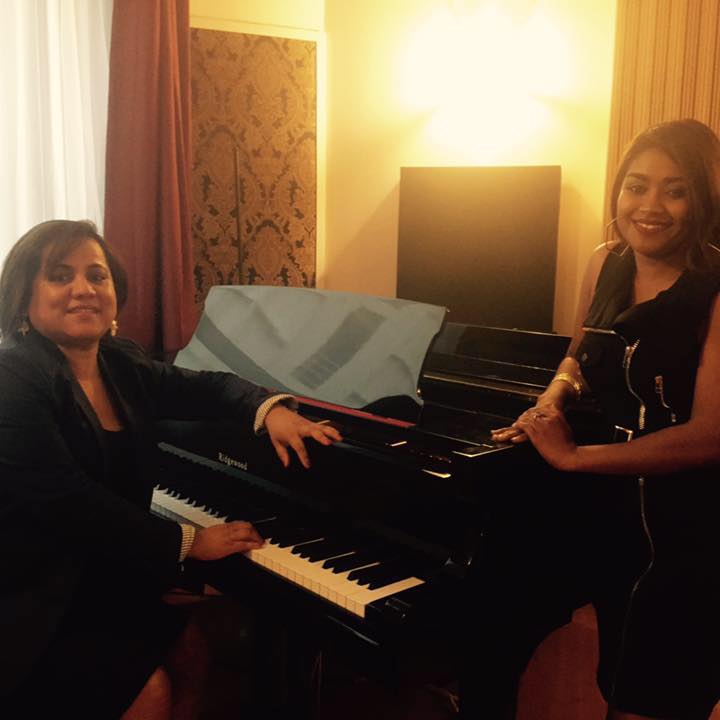  Con Sally Sagran, alumna de Trinidad y Tobago